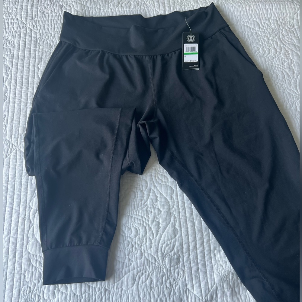 NWT Under Armour black joggers side large